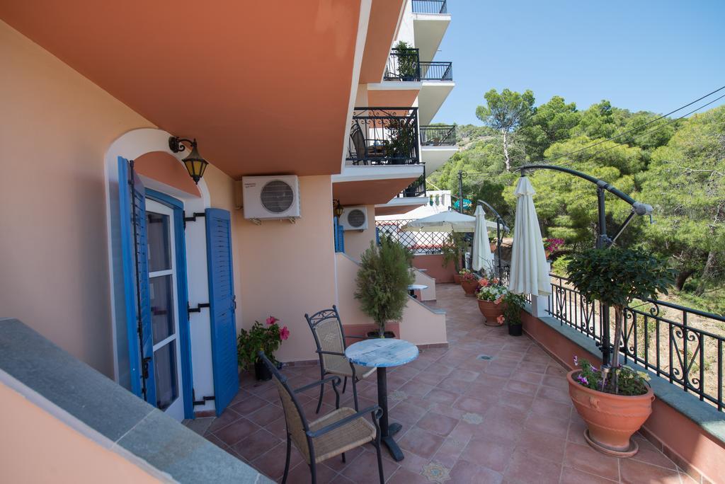 Maria Studios Poros Town Luaran gambar